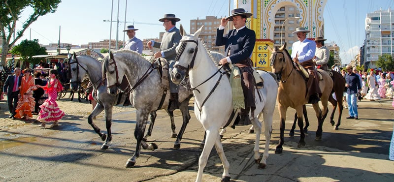 Spectacle d'éclairage spécial Foire de Séville 2022 – Foire d'Avril de  Séville 2024: la 14 Al 20 d'avril. dates, cabines, histoire et quoi faire