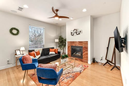 El desfile principal de Dallas Gay Pride 2021 es en el distrito gay de