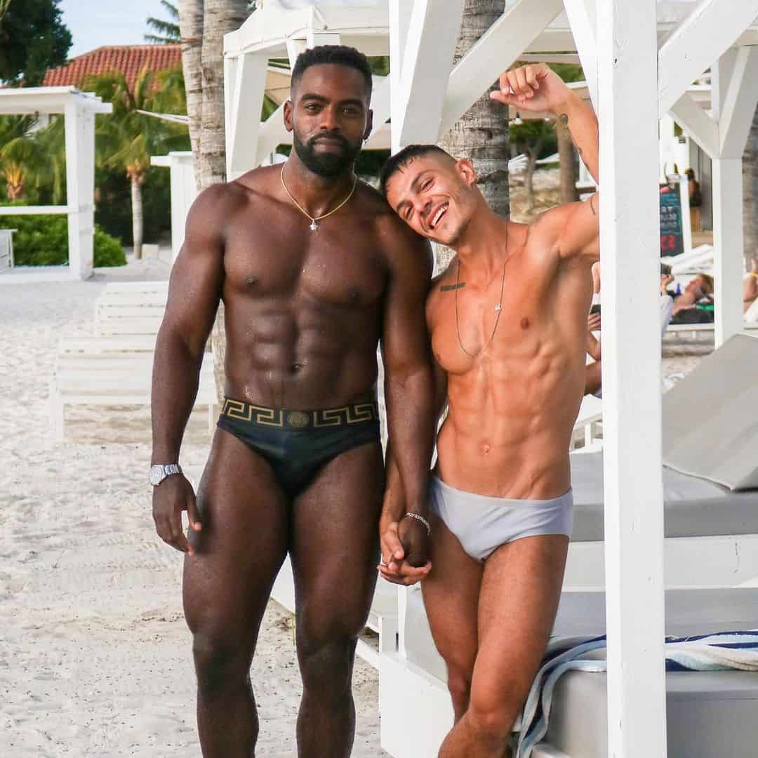 Frauen Nackt Und Entspannt Male Models In Curacao