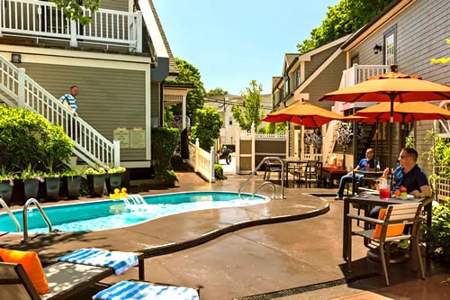 Crowne Pointe Historic Inn & Spa - Adults Only