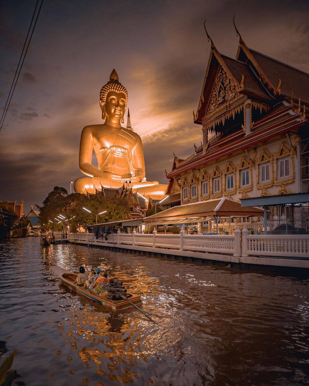 Wat Paknam Phasi Charoen