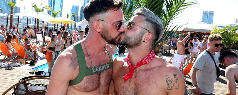 Frankfurt Pride Pool Party